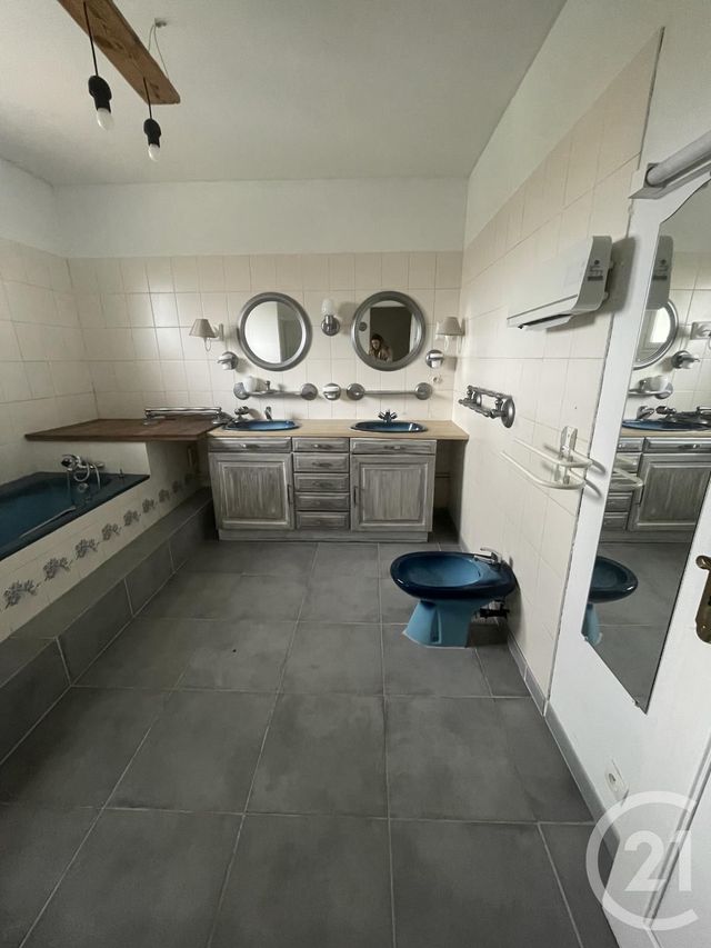 Appartement F5 &agrave; louer - 5 pi&egrave;ces - 130,60 m2 - Margaux Cantenac - 33 - AQUITAINE