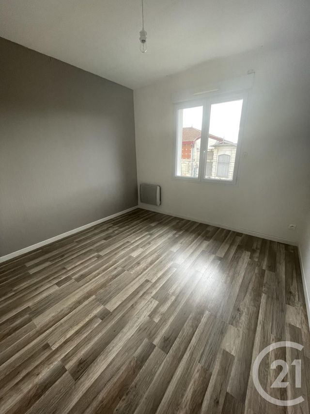 Appartement F5 &agrave; louer - 5 pi&egrave;ces - 130,60 m2 - Margaux Cantenac - 33 - AQUITAINE