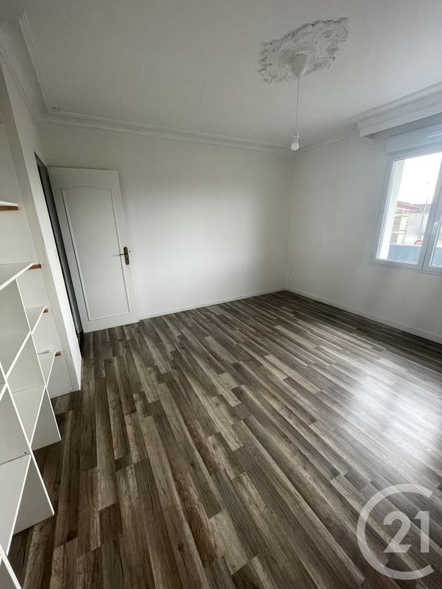 Appartement F5 &agrave; louer - 5 pi&egrave;ces - 130,60 m2 - Margaux Cantenac - 33 - AQUITAINE