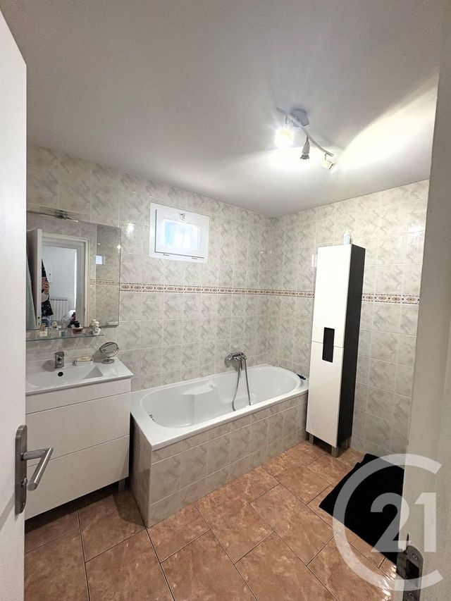 Appartement T2 &agrave; louer - 2 pi&egrave;ces - 60 m2 - Pauillac - 33 - AQUITAINE
