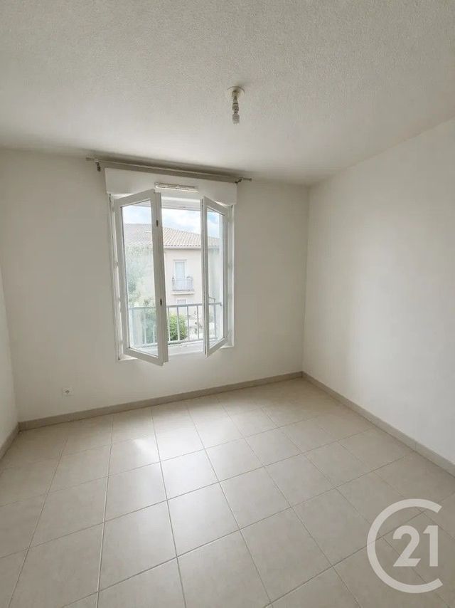 Appartement Duplex &agrave; louer - 3 pi&egrave;ces - 59,94 m2 - Lesparre Medoc - 33 - AQUITAINE