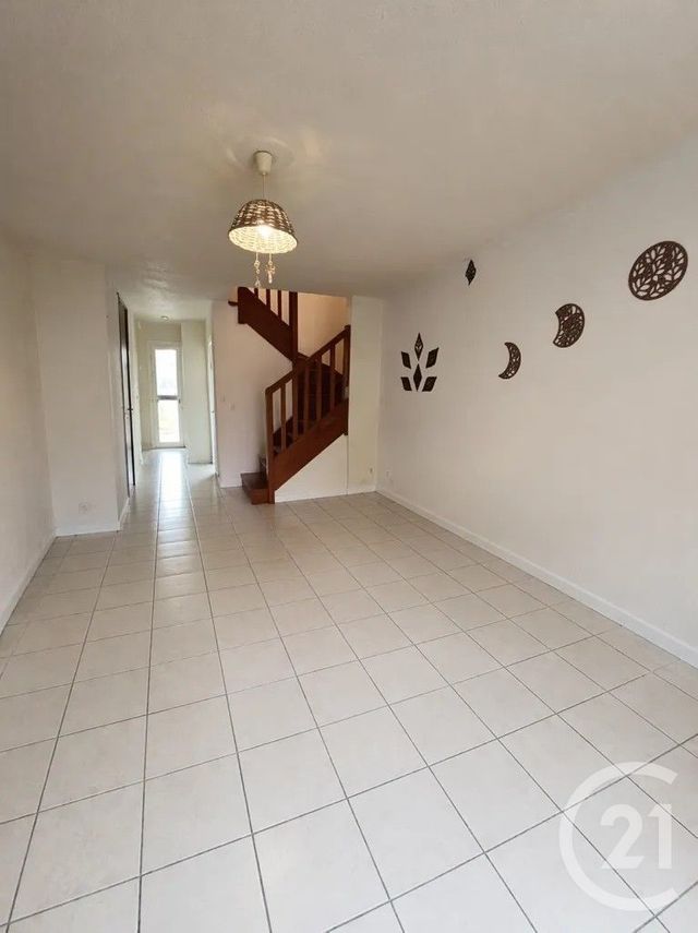 Appartement Duplex &agrave; louer - 3 pi&egrave;ces - 59,94 m2 - Lesparre Medoc - 33 - AQUITAINE