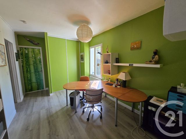 Maison à vendre - 5 pièces - 136,77 m2 - Jau Dignac Et Loirac - 33 - AQUITAINE