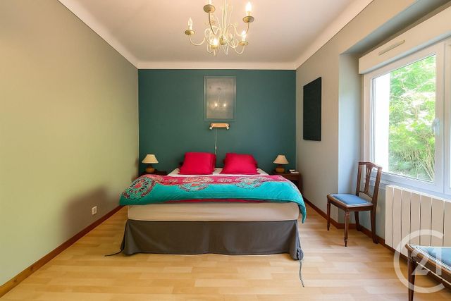 Maison à vendre - 5 pièces - 136,77 m2 - Jau Dignac Et Loirac - 33 - AQUITAINE