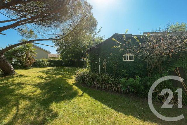 Maison à vendre - 5 pièces - 136,77 m2 - Jau Dignac Et Loirac - 33 - AQUITAINE