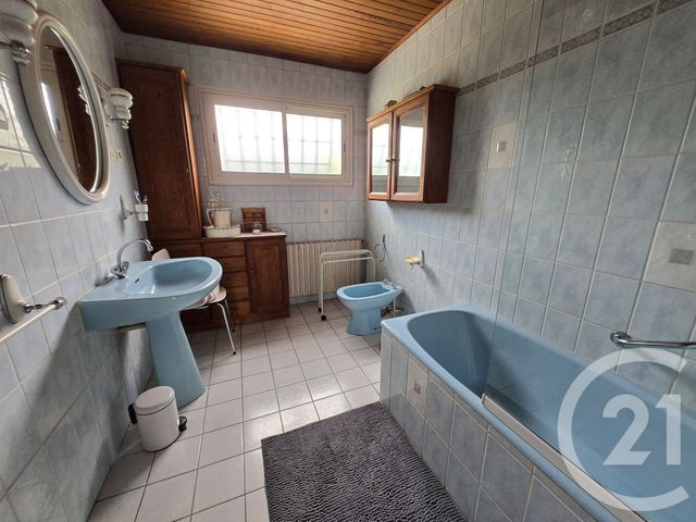 Maison à vendre - 6 pièces - 120,43 m2 - Jau Dignac Et Loirac - 33 - AQUITAINE