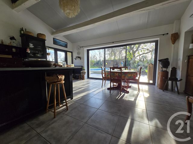 Maison à vendre - 7 pièces - 333,65 m2 - Jau Dignac Et Loirac - 33 - AQUITAINE