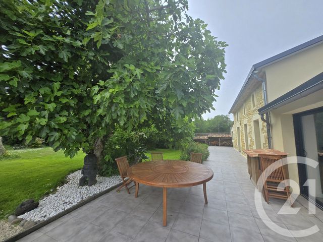 Maison à vendre - 7 pièces - 333,65 m2 - Jau Dignac Et Loirac - 33 - AQUITAINE