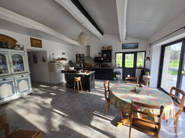 Maison à vendre - 7 pièces - 333,65 m2 - Jau Dignac Et Loirac - 33 - AQUITAINE