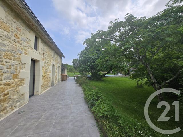 Maison à vendre - 7 pièces - 333,65 m2 - Jau Dignac Et Loirac - 33 - AQUITAINE