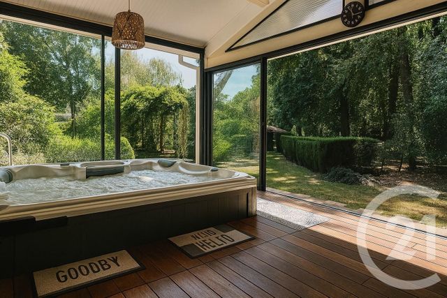 Maison à vendre - 9 pièces - 147 m2 - Jau Dignac Et Loirac - 33 - AQUITAINE