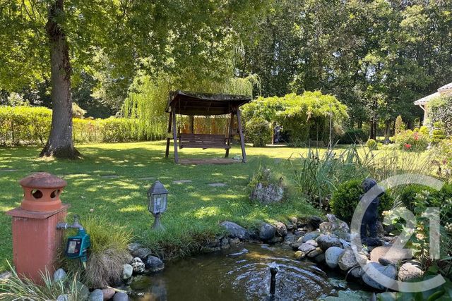 Maison à vendre - 9 pièces - 147 m2 - Jau Dignac Et Loirac - 33 - AQUITAINE