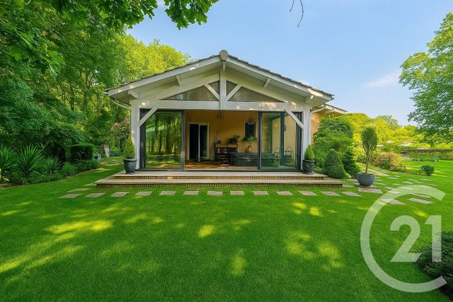 Maison à vendre - 9 pièces - 147 m2 - Jau Dignac Et Loirac - 33 - AQUITAINE