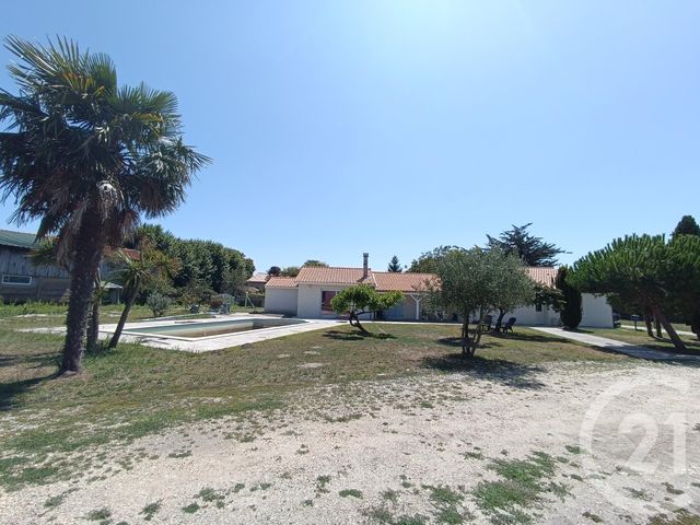 Maison à vendre - 5 pièces - 150,67 m2 - Jau Dignac Et Loirac - 33 - AQUITAINE