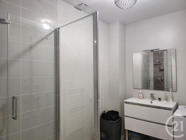 Appartement T2 &agrave; louer - 2 pi&egrave;ces - 42,18 m2 - St Affrique - 12 - MIDI-PYRENEES