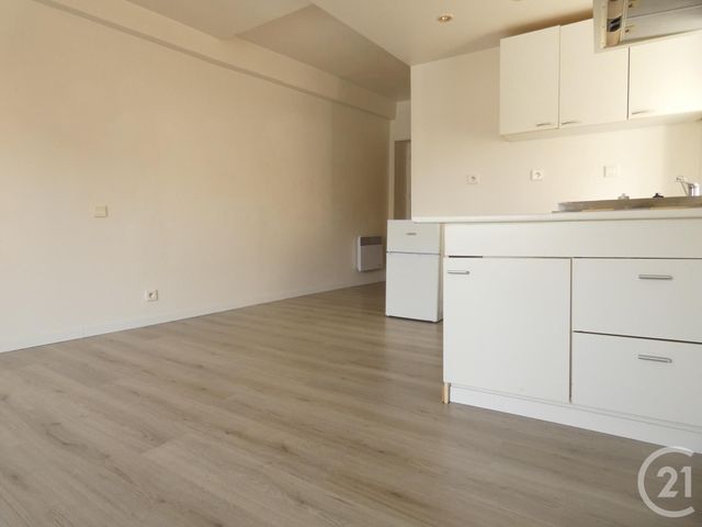 Appartement Studio &agrave; louer - 1 pi&egrave;ce - 25 m2 - St Affrique - 12 - MIDI-PYRENEES