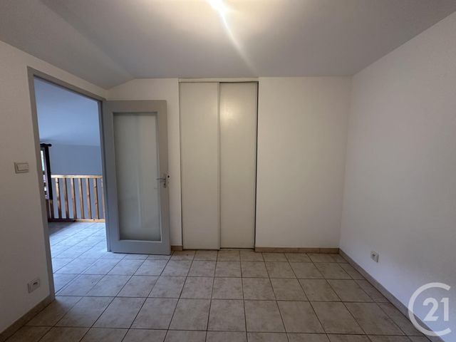 Appartement T3 &agrave; louer - 3 pi&egrave;ces - 50,40 m2 - Vabres L Abbaye - 12 - MIDI-PYRENEES