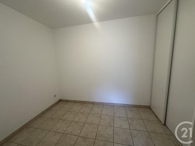 Appartement T3 &agrave; louer - 3 pi&egrave;ces - 50,40 m2 - Vabres L Abbaye - 12 - MIDI-PYRENEES