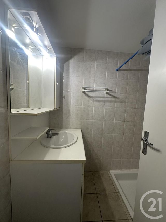 Appartement T3 &agrave; louer - 3 pi&egrave;ces - 50,40 m2 - Vabres L Abbaye - 12 - MIDI-PYRENEES