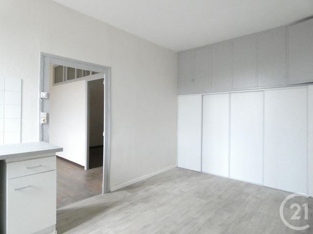 Appartement T3 &agrave; louer - 2 pi&egrave;ces - 37,38 m2 - St Affrique - 12 - MIDI-PYRENEES