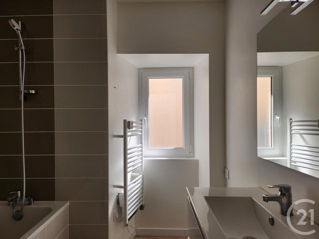 Appartement T4 &agrave; louer - 4 pi&egrave;ces - 71,70 m2 - St Affrique - 12 - MIDI-PYRENEES