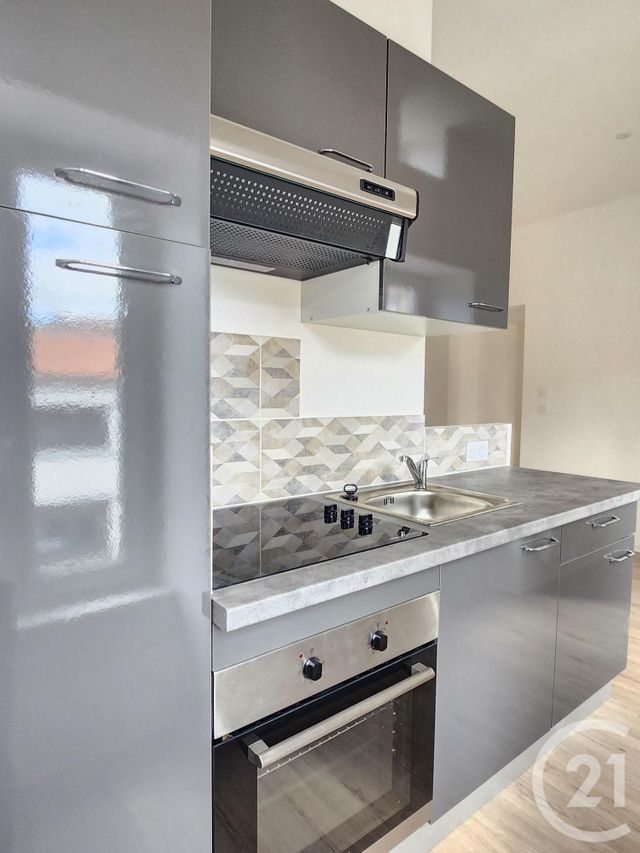 Appartement F2 &agrave; louer - 2 pi&egrave;ces - 34,40 m2 - St Affrique - 12 - MIDI-PYRENEES