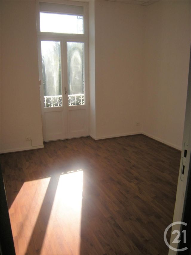 Appartement T4 &agrave; louer - 5 pi&egrave;ces - 111,25 m2 - La Cavalerie - 12 - MIDI-PYRENEES
