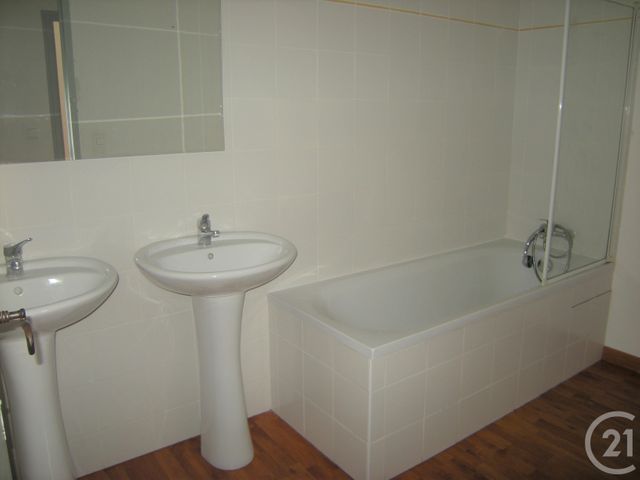 Appartement T4 &agrave; louer - 5 pi&egrave;ces - 111,25 m2 - La Cavalerie - 12 - MIDI-PYRENEES