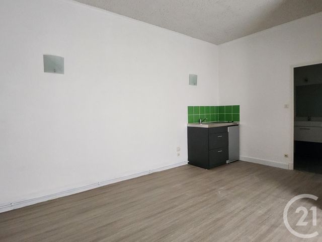 Appartement T2 &agrave; louer - 2 pi&egrave;ces - 35,22 m2 - La Cavalerie - 12 - MIDI-PYRENEES