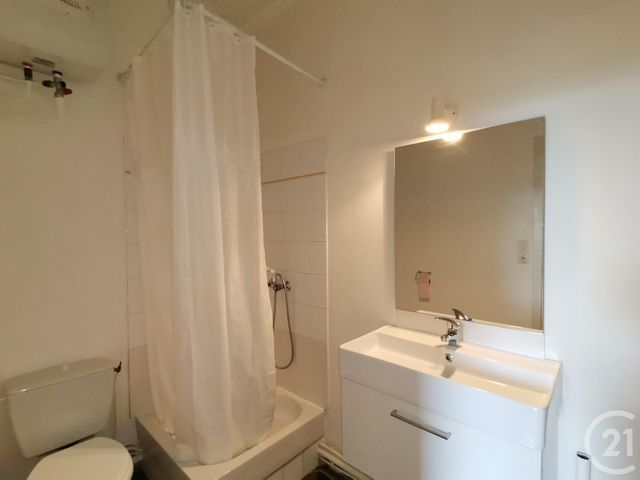 Appartement T2 &agrave; louer - 2 pi&egrave;ces - 35,22 m2 - La Cavalerie - 12 - MIDI-PYRENEES