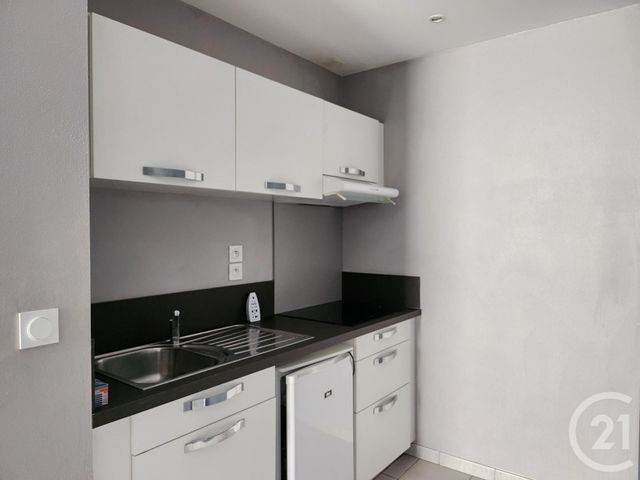 Appartement T2 &agrave; louer - 2 pi&egrave;ces - 30,16 m2 - St Affrique - 12 - MIDI-PYRENEES