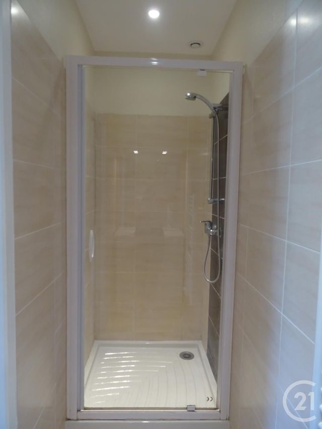Appartement T2 &agrave; louer - 2 pi&egrave;ces - 31,63 m2 - St Affrique - 12 - MIDI-PYRENEES
