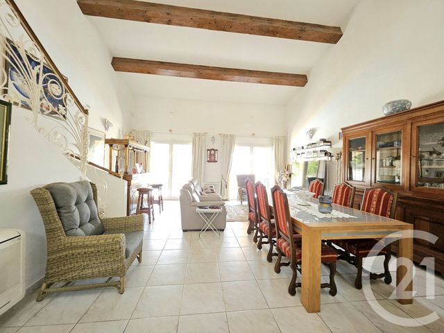 Maison à vendre - 4 pièces - 121 m2 - Marseille - 13013 - PROVENCE-ALPES-COTE-D-AZUR