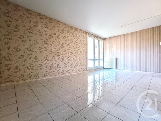 Appartement T3 &agrave; louer - 3 pi&egrave;ces - 66 m2 - Plan De Cuques - 13 - PROVENCE-ALPES-COTE-D-AZUR