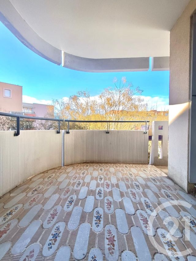 Appartement T3 &agrave; louer - 3 pi&egrave;ces - 66 m2 - Plan De Cuques - 13 - PROVENCE-ALPES-COTE-D-AZUR