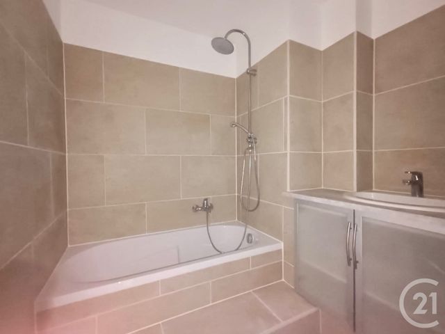 Appartement F4 &agrave; louer - 4 pi&egrave;ces - 68,56 m2 - Allauch - 13 - PROVENCE-ALPES-COTE-D-AZUR