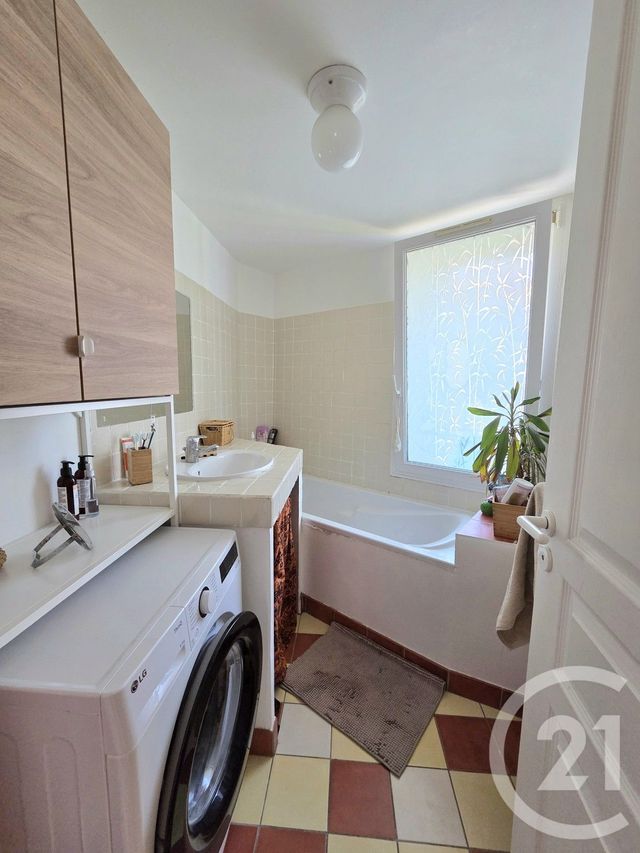 Maison &agrave; louer - 4 pi&egrave;ces - 100 m2 - Allauch - 13 - PROVENCE-ALPES-COTE-D-AZUR