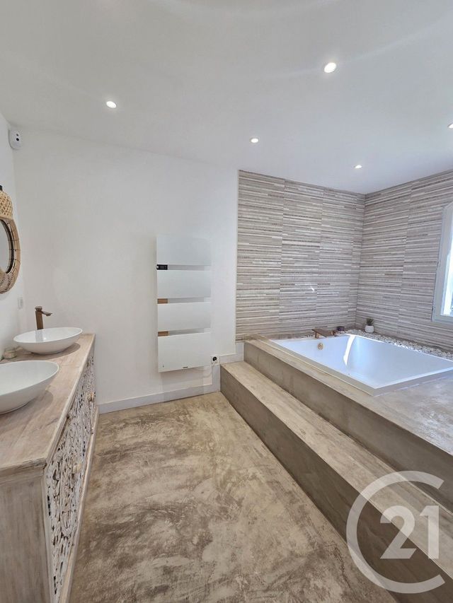 Maison &agrave; louer - 5 pi&egrave;ces - 178 m2 - Allauch - 13 - PROVENCE-ALPES-COTE-D-AZUR