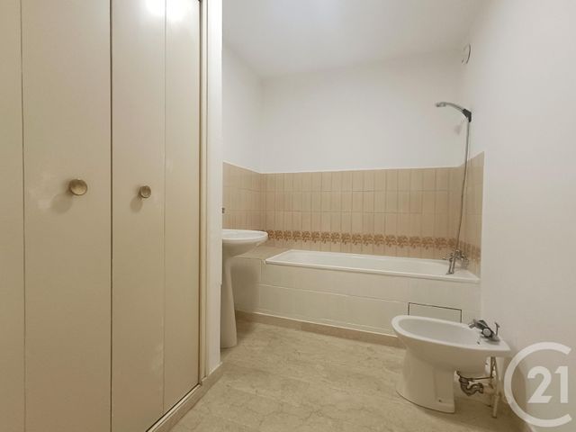 Appartement T2 &agrave; louer - 2 pi&egrave;ces - 55,98 m2 - Marseille - 13012 - PROVENCE-ALPES-COTE-D-AZUR