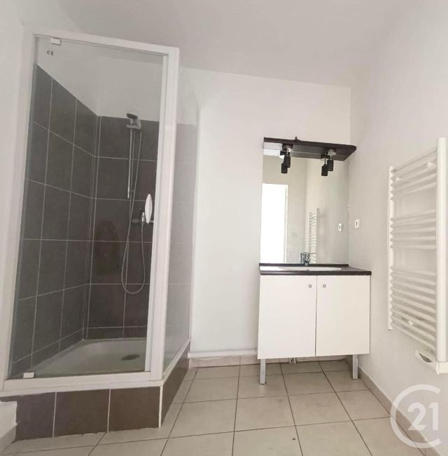 Appartement T2 &agrave; louer - 2 pi&egrave;ces - 43,29 m2 - Marseille - 13013 - PROVENCE-ALPES-COTE-D-AZUR