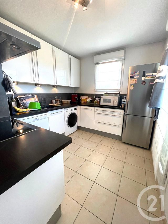 Appartement T3 &agrave; louer - 3 pi&egrave;ces - 68,40 m2 - Marseille - 13013 - PROVENCE-ALPES-COTE-D-AZUR