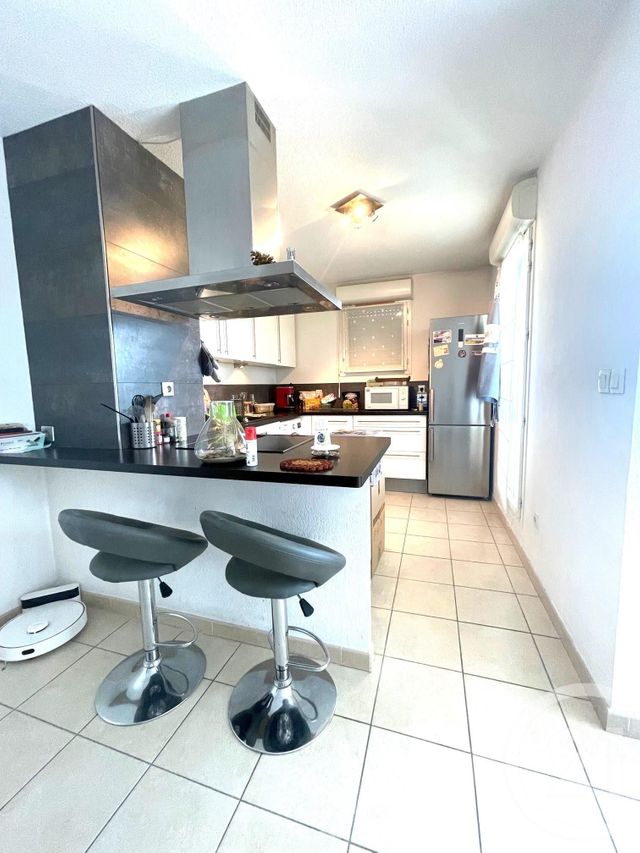 Appartement T3 &agrave; louer - 3 pi&egrave;ces - 68,40 m2 - Marseille - 13013 - PROVENCE-ALPES-COTE-D-AZUR