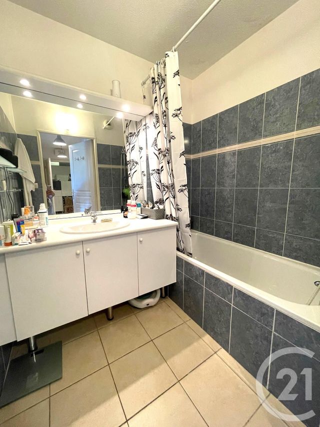 Appartement T3 &agrave; louer - 3 pi&egrave;ces - 68,40 m2 - Marseille - 13013 - PROVENCE-ALPES-COTE-D-AZUR