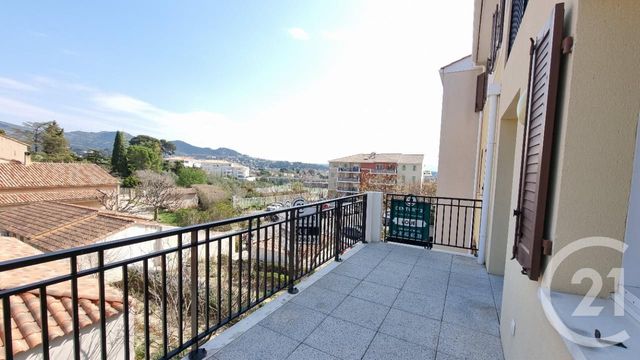 Appartement F2 &agrave; louer - 2 pi&egrave;ces - 37,97 m2 - Plan De Cuques - 13 - PROVENCE-ALPES-COTE-D-AZUR