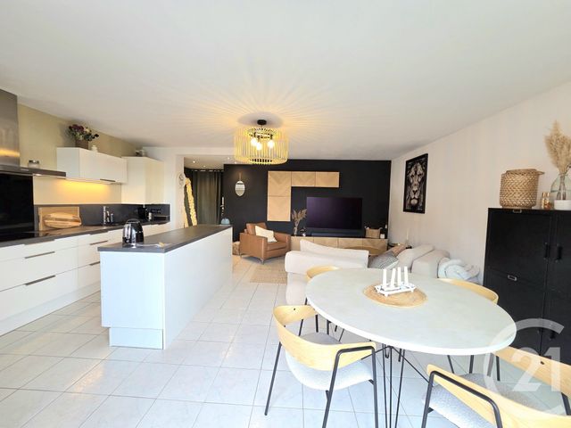 Appartement F4 &agrave; vendre - 4 pi&egrave;ces - 83 m2 - Plan De Cuques - 13 - PROVENCE-ALPES-COTE-D-AZUR