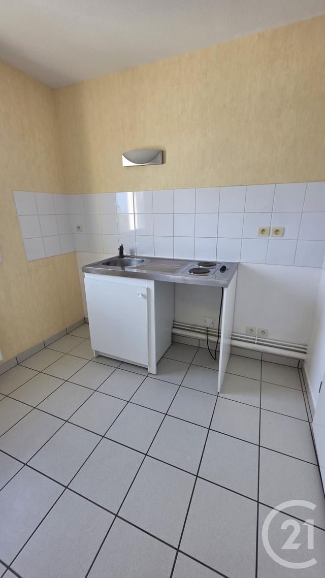 Appartement &agrave; louer - 2 pi&egrave;ces - 46,50 m2 - Fecamp - 76 - HAUTE-NORMANDIE