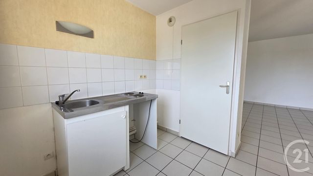 Appartement &agrave; louer - 2 pi&egrave;ces - 46,50 m2 - Fecamp - 76 - HAUTE-NORMANDIE