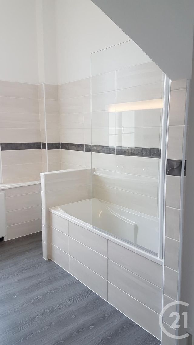 Appartement F7 à louer - 7 pièces - 146,98 m2 - Fecamp - 76 - HAUTE-NORMANDIE