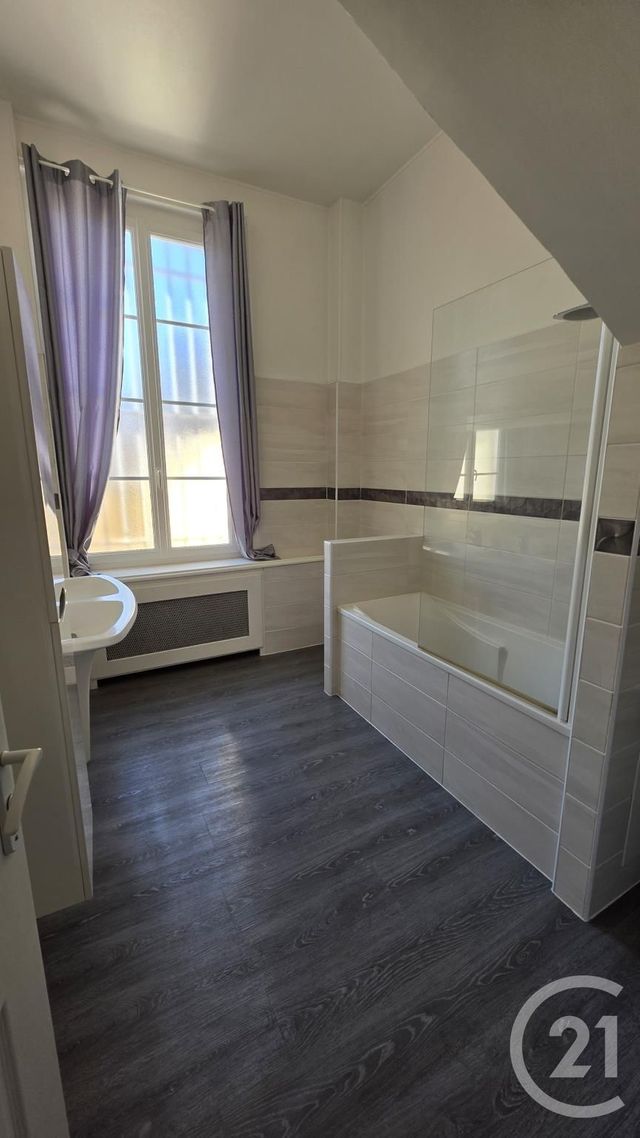 Appartement F7 à louer - 7 pièces - 146,98 m2 - Fecamp - 76 - HAUTE-NORMANDIE