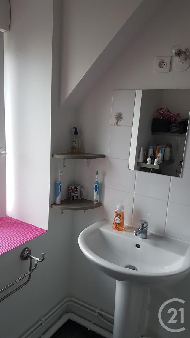 Appartement &agrave; louer - 3 pi&egrave;ces - 57,99 m2 - Fecamp - 76 - HAUTE-NORMANDIE